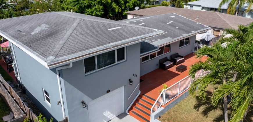 KMG: “PALM ESTATE” 3BD 3BA HALLANDALE HOME W/ POOL