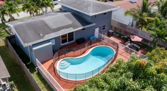 KMG: “PALM ESTATE” 3BD 3BA HALLANDALE HOME W/ POOL